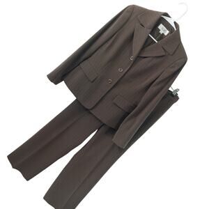 NWOT!LE SUIT! ULTRA ELEGANT TAUPE BROWN W/CREAM TICK PINSTRIPE PANTS SUIT! SZ 6P